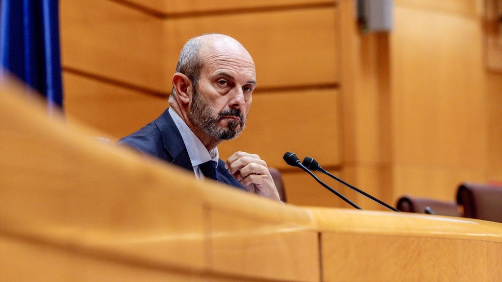 El enfado del presidente del Senado: "Les importa tres pollas en vinagre"