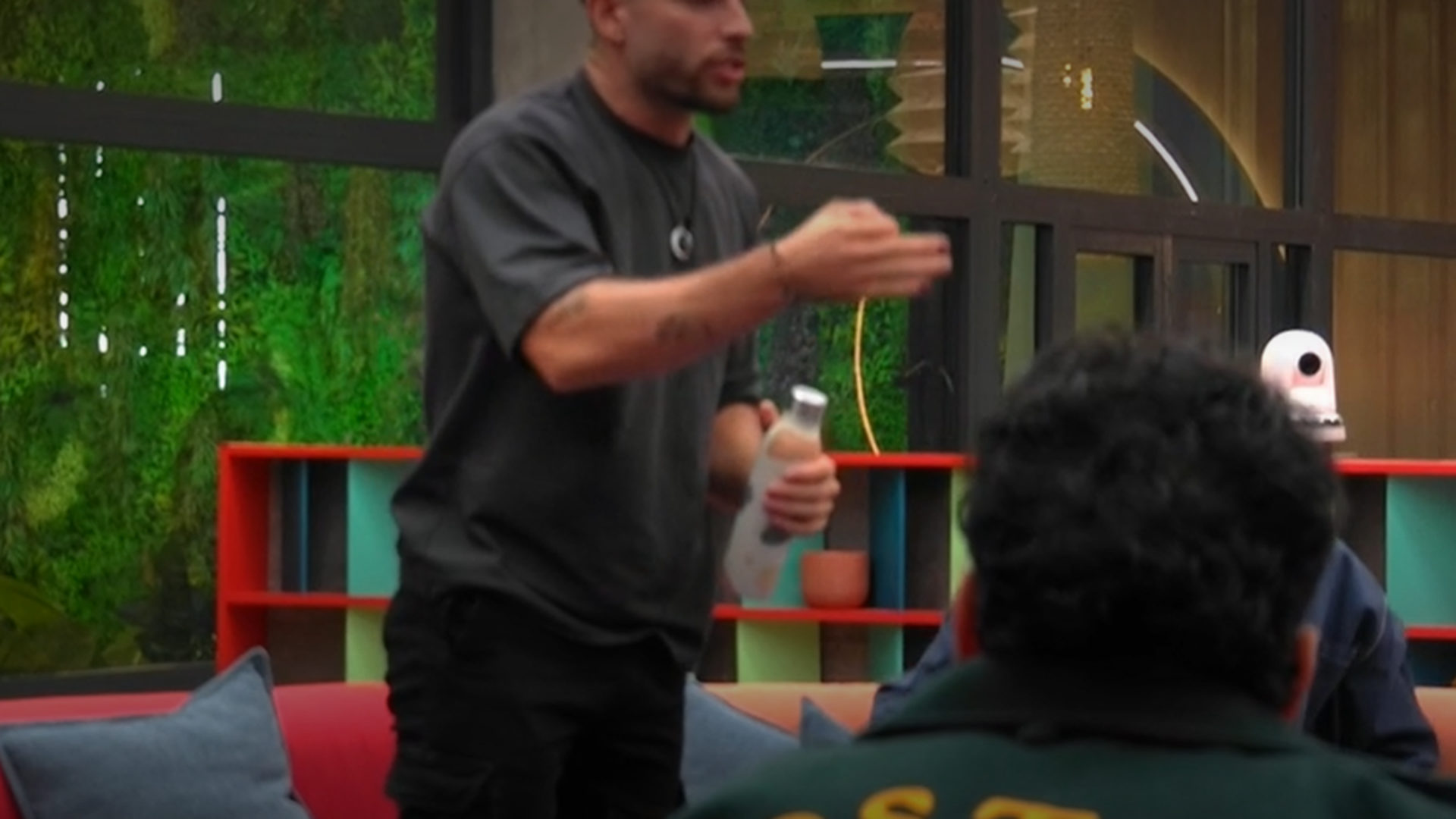 Íñigo, muy enfadado