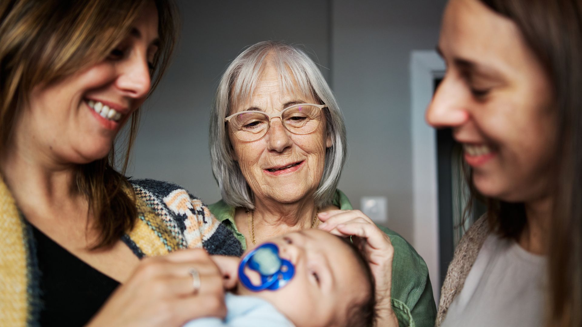 Sobre todo las mujeres son las que cargan con el peso de los cuidados