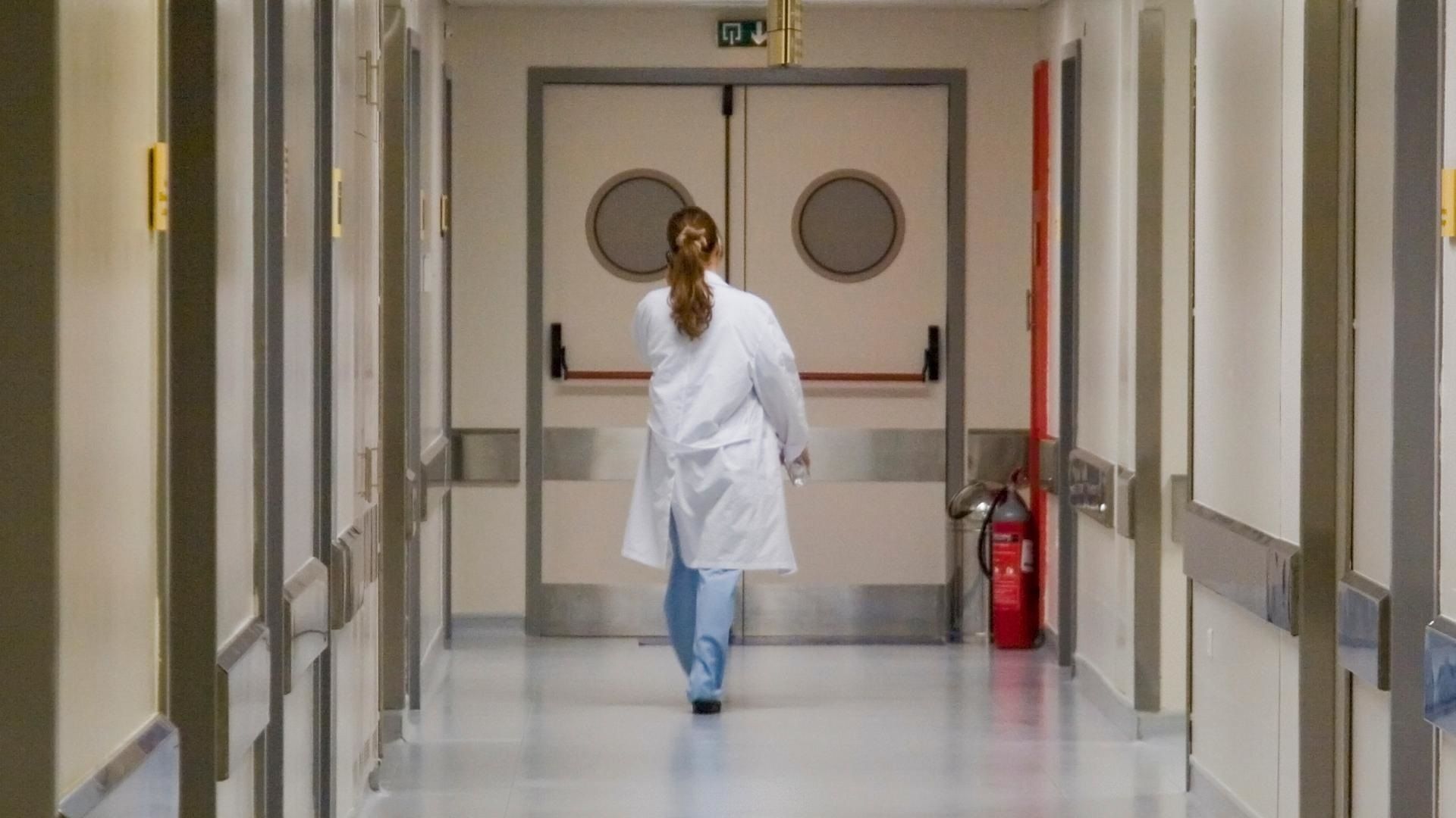 Una de cada dos enfermeras y fisioterapeutas ha sufrido comentarios sexistas ofensivos: "Atacan a su dignidad, su salud, su seguridad y su propia autoestima"