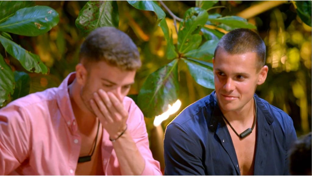 Algo irrumpe en la hoguera por sorpresa y provoca un gran susto en Darío: “¿Qué ha pasado?”