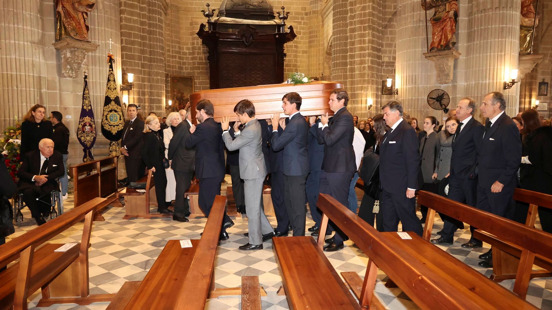 Ataúd de Álvaro Domecq en su funeral