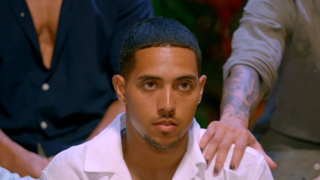 ¡Sanción para Gilbert por su huida a 'Villa Playa'! Sandra Barneda le comunica en la hoguera las consecuencias