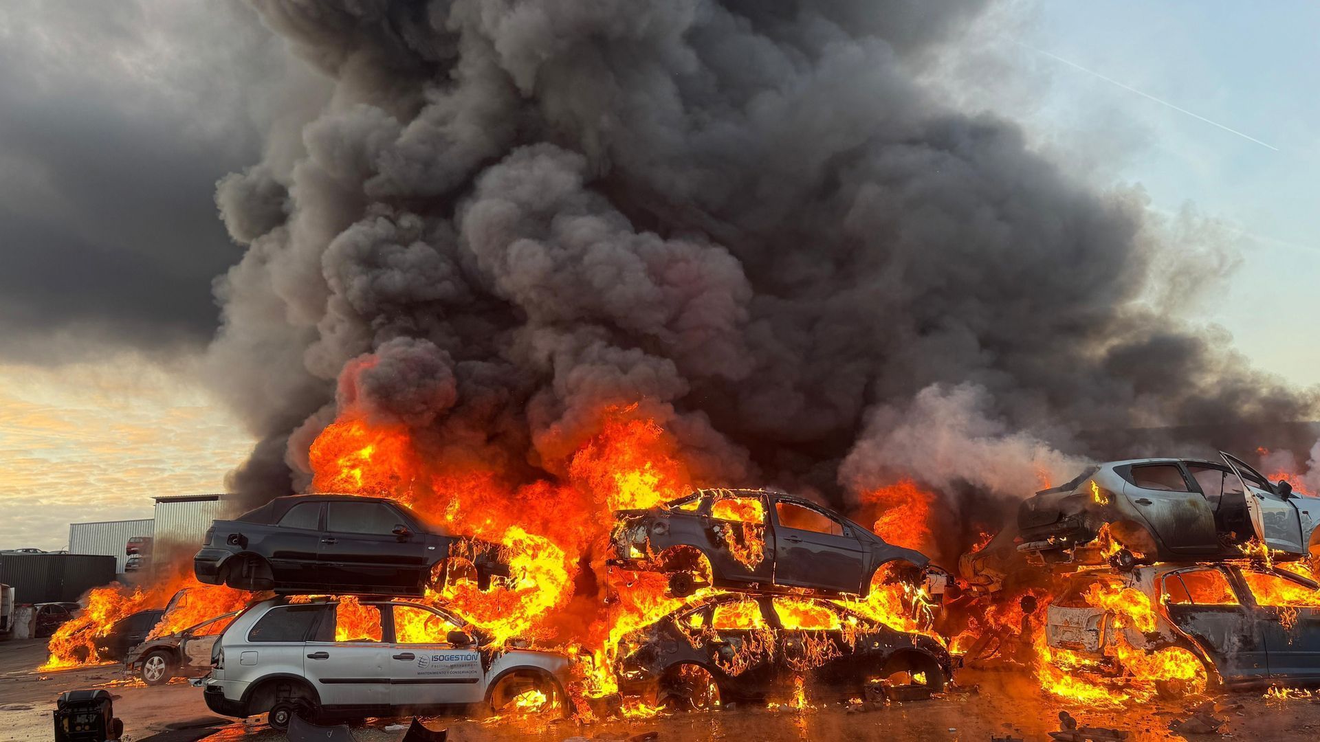 Incendio en un desguace de San Martín de la Vega