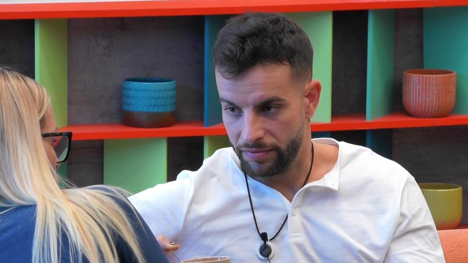 Íñigo en su bucle contra Joon y Aroa