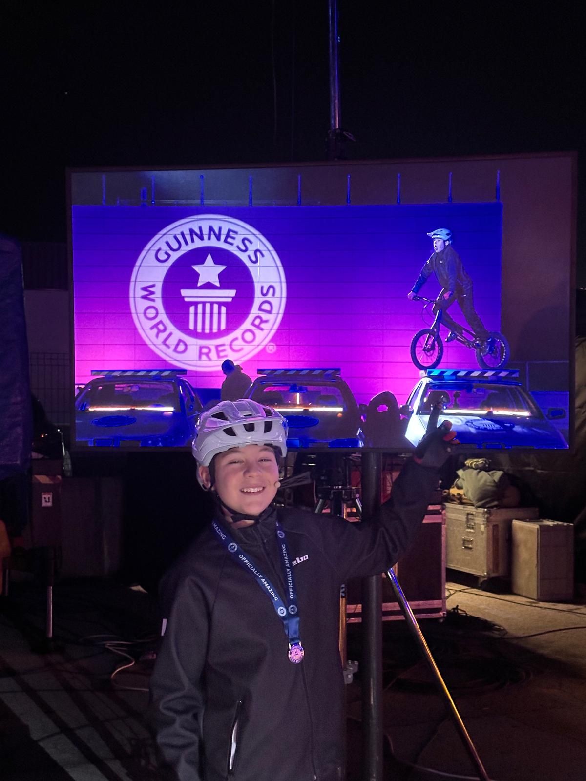 El talento sobre ruedas de Jordi, en el libro Guinness de los récords con 12 años: