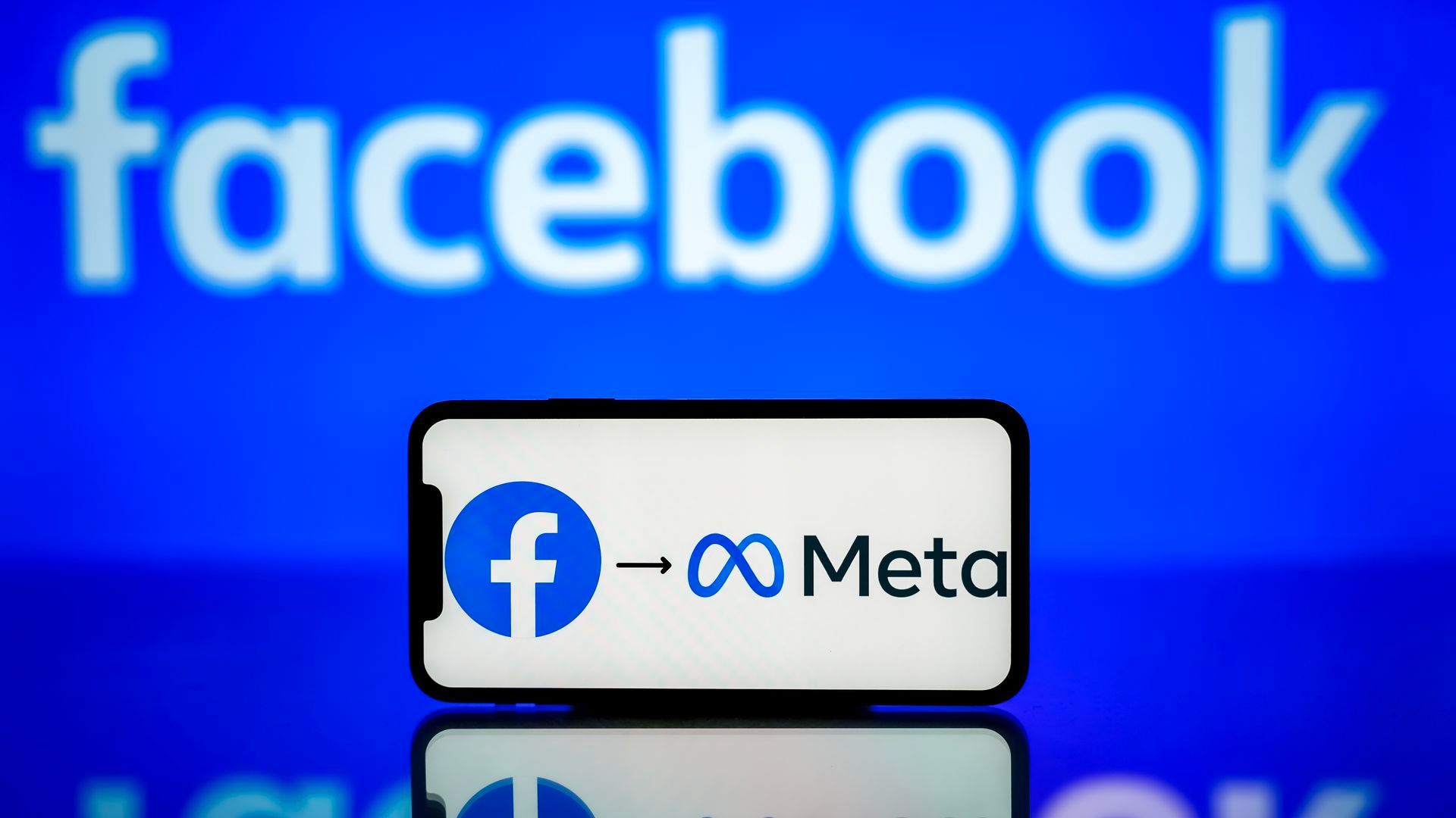 Medios y agencias de comunicación y noticias denunciaron a Meta por abuso de poder