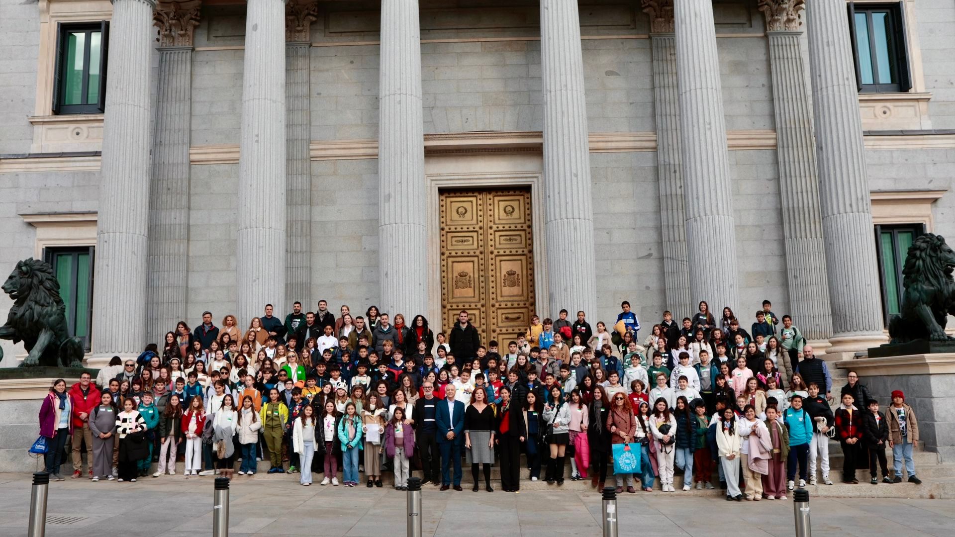 Niños y niñas defienden los derechos de la infancia en el Congreso de los Diputados