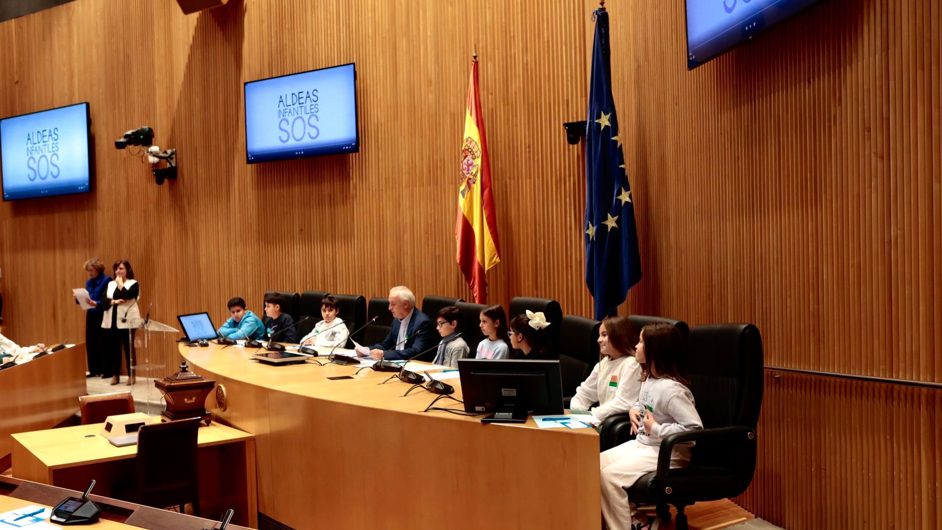 Niños y niñas se han convertido en Diputados por un Día