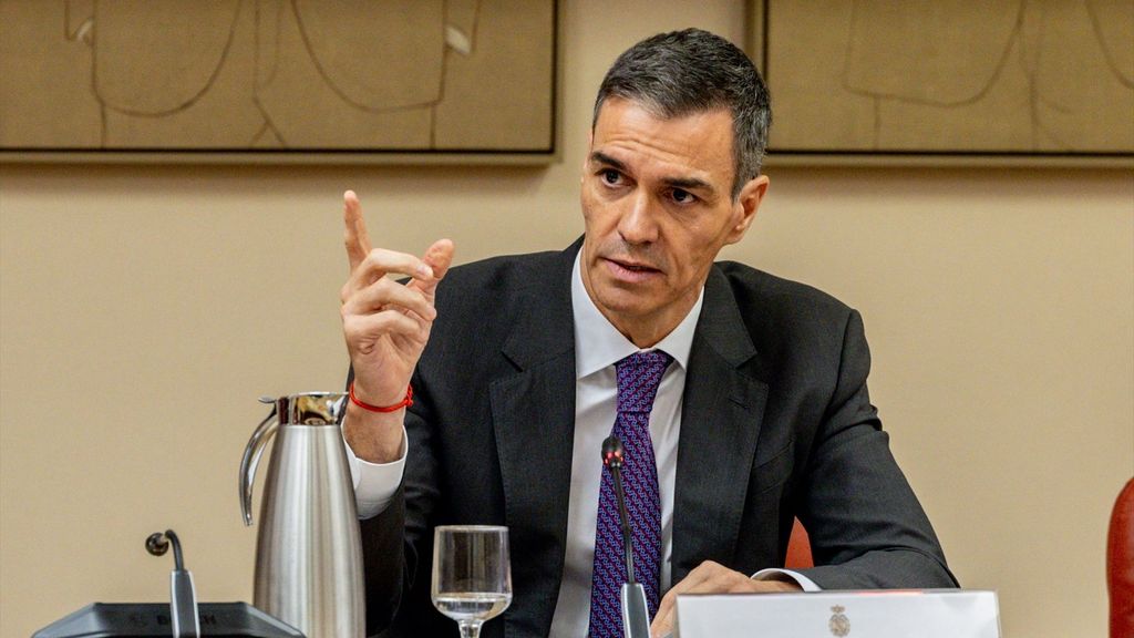 Pedro Sánchez hace un llamamiento a defender la democracia ante ataques en forma de "desinformación y abusos de poder"