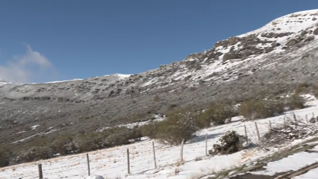 La primera gran nevada de la temporada pone en alerta ocho comunidades autónomas