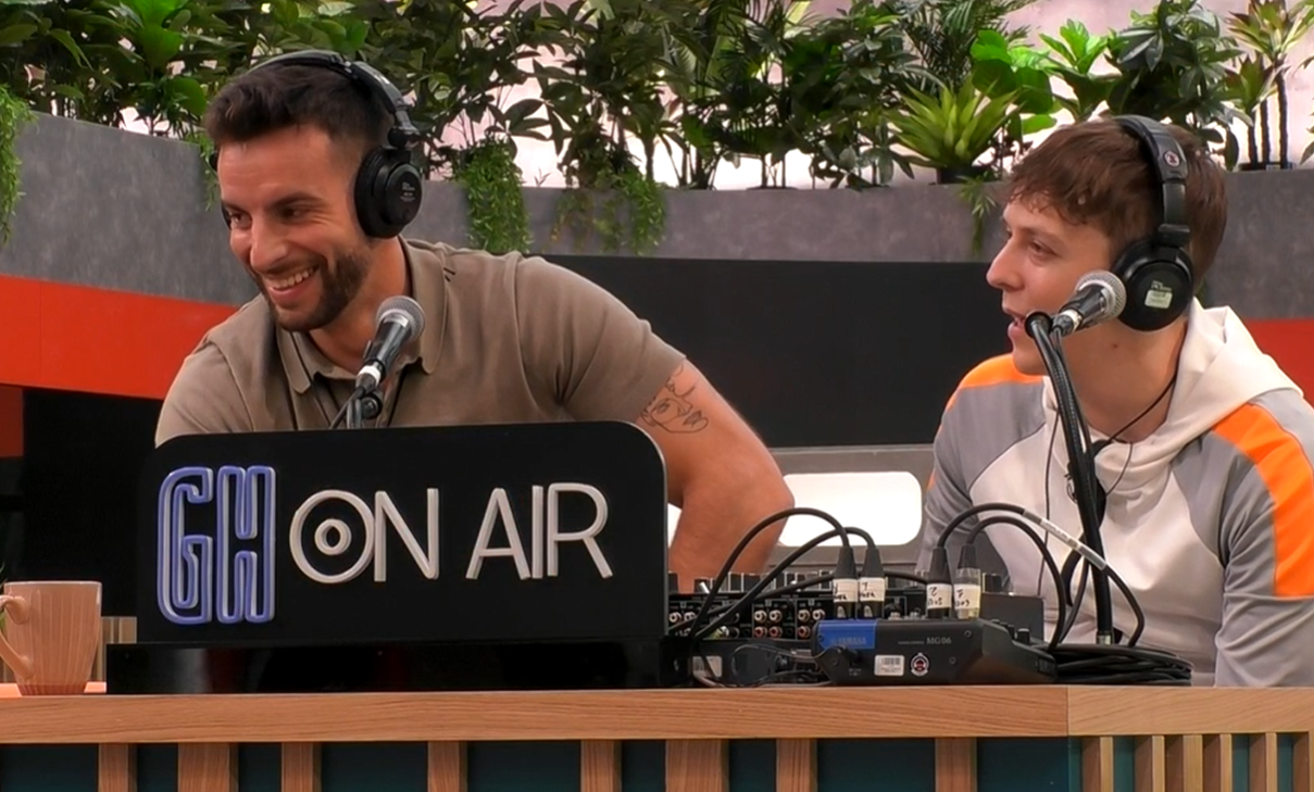 Raúl da explicaciones en la radio