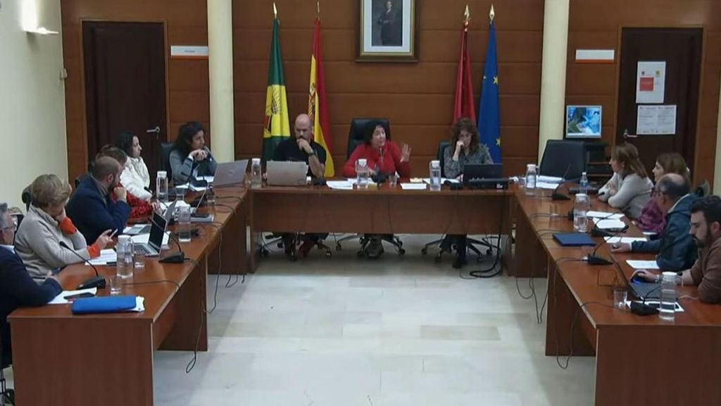 Un concejal del PP en Manzanares el Real lanza insultos machistas a una edil de Más Madrid: “A callar, que estás más guapa”