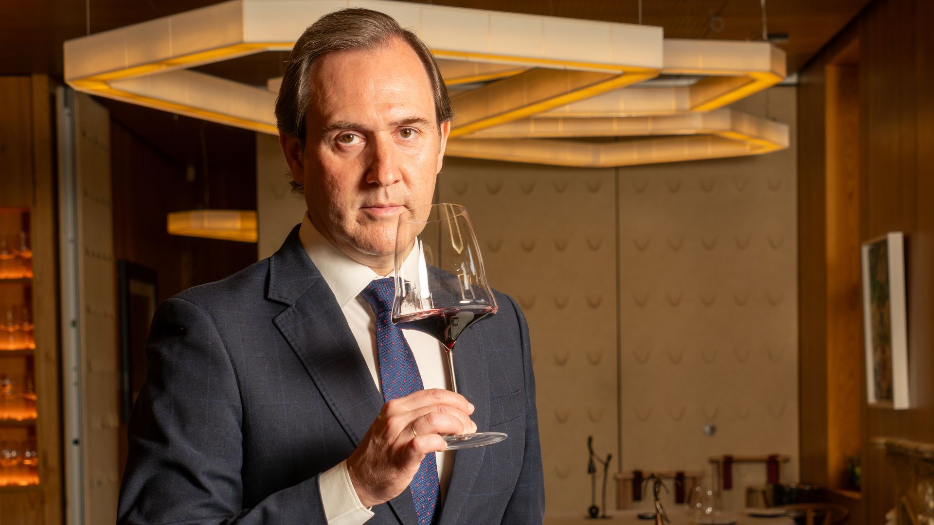 Valerio Carrera es uno de los sumilleres y jefes de sala más respetados del país