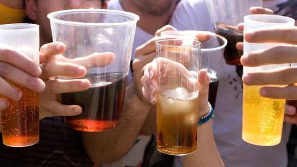 El consumo de alcohol entre los jóvenes se encuentra en mínimos históricos
