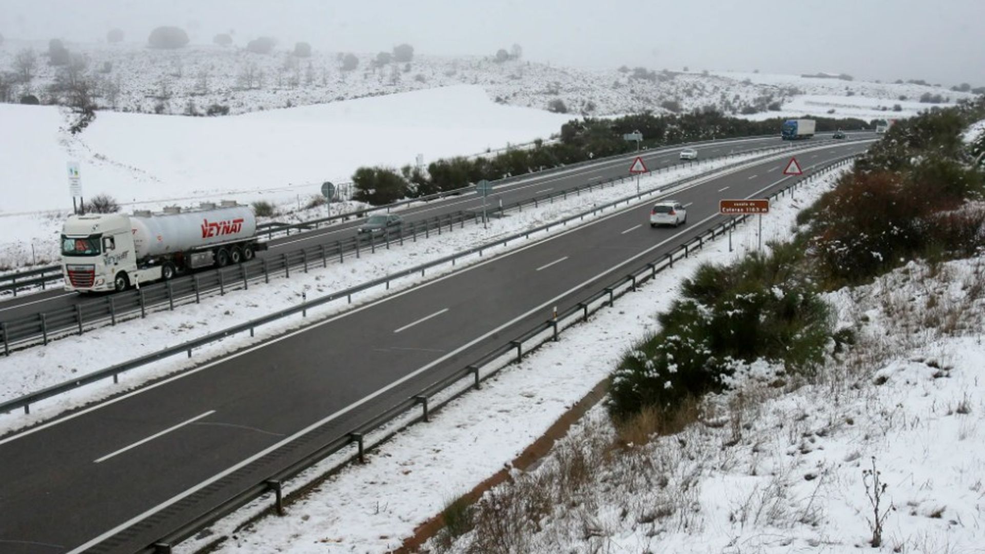 Así debes preparar tu coche de cara al invierno: recomendaciones para conducir con nieve de forma más segura