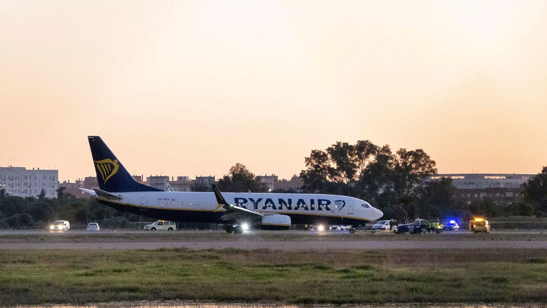 Aterrizaje de emergencia de un avión de Ryanair en Sevilla