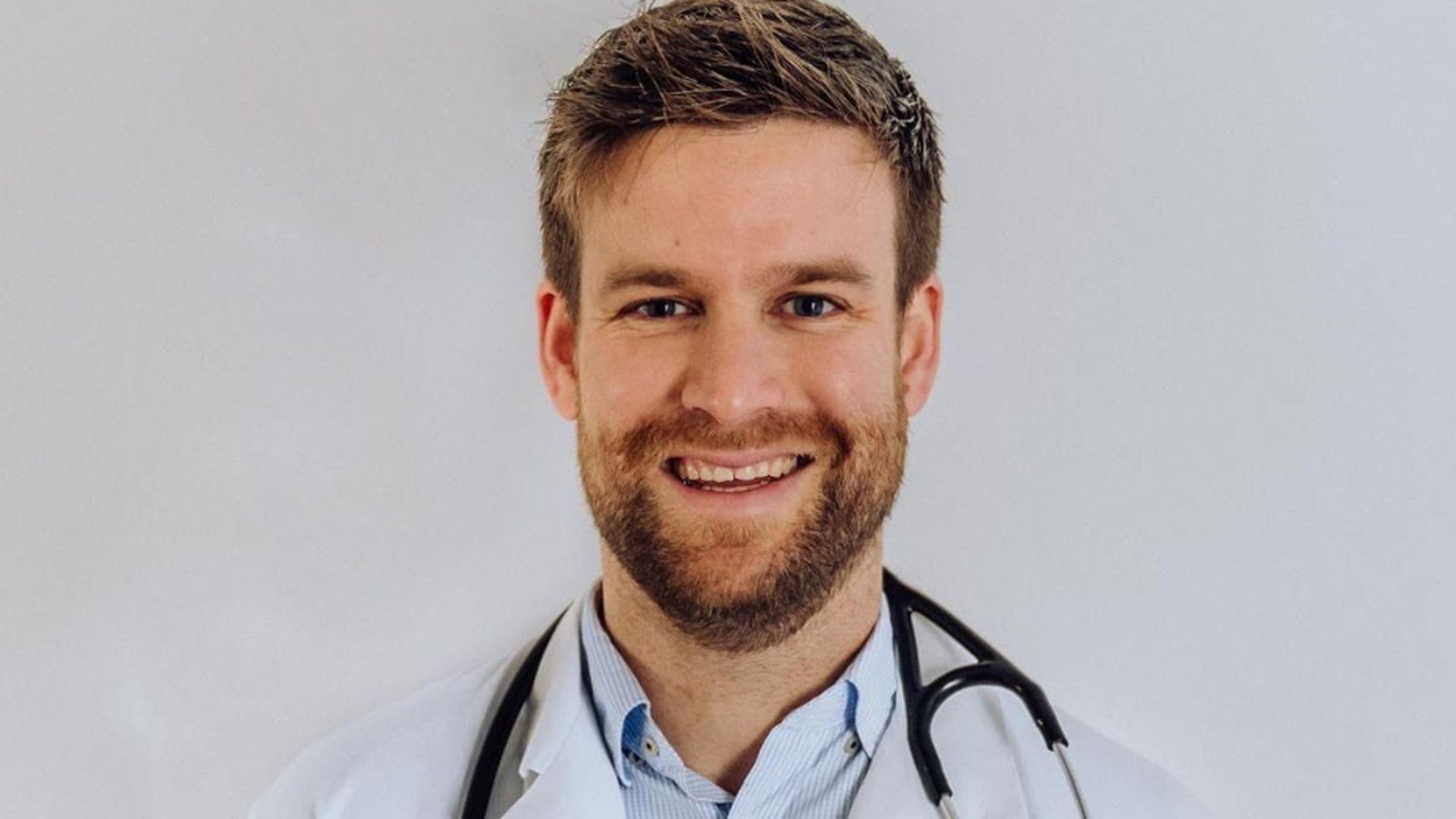 Dr. Alexandre Olmos.