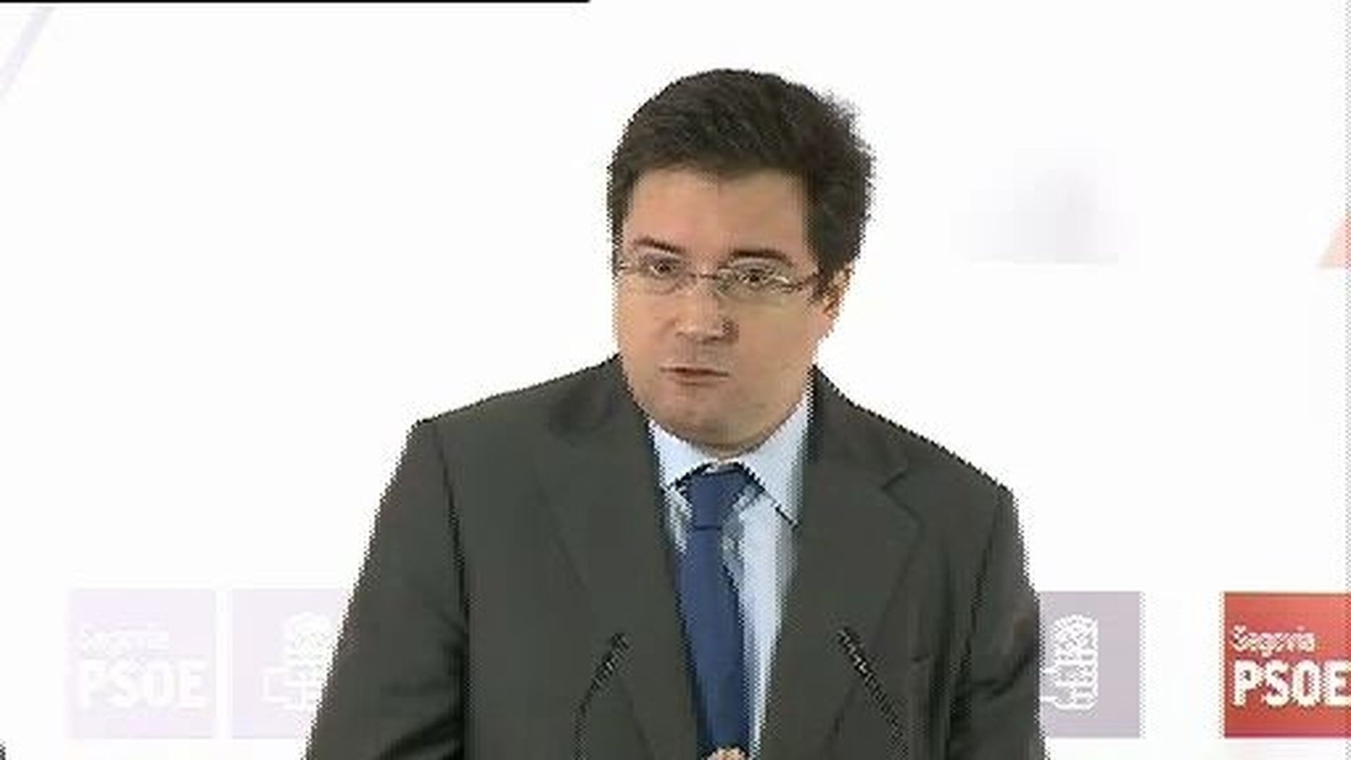 El socialista Óscar López, se queda en blanco El socialista Óscar López, se queda en blanco