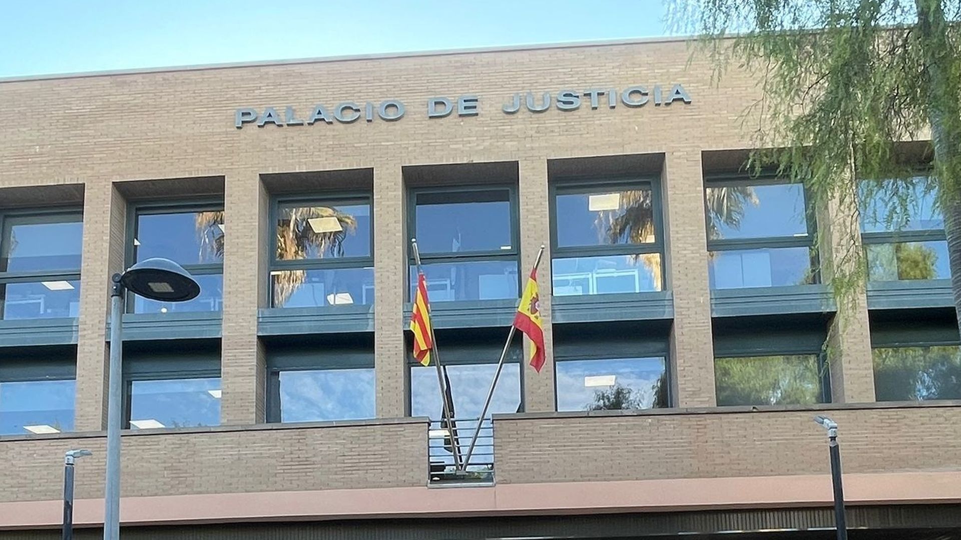 EuropaPress_1449882_asturias_ccoo_defiende_trabajo_personal_laboral_centro_sograndio_exige