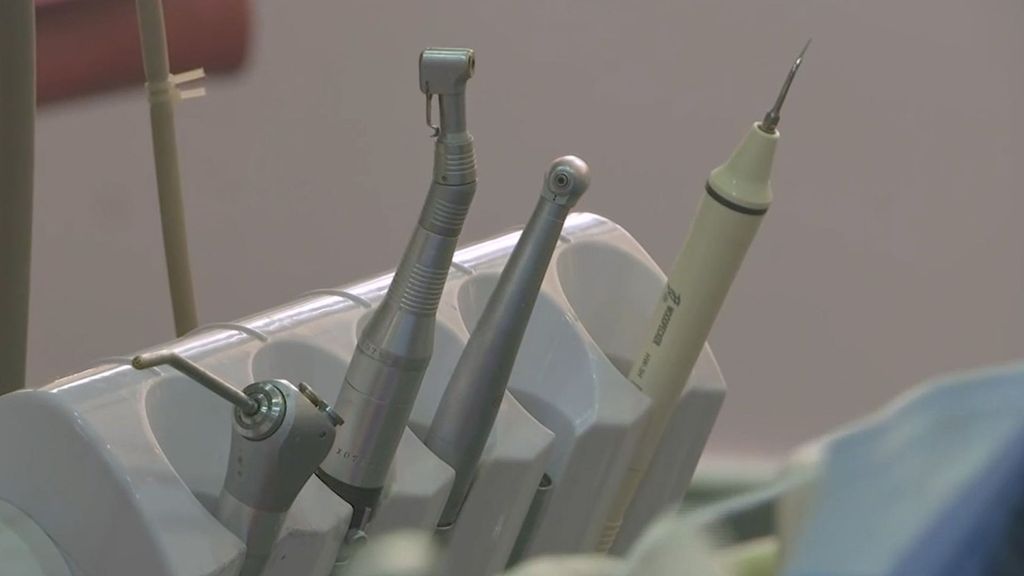 La clínica dental de Alzira que trató a la niña fallecida y a la otra menor hospitalizada está investigando un "lote de anestesia"