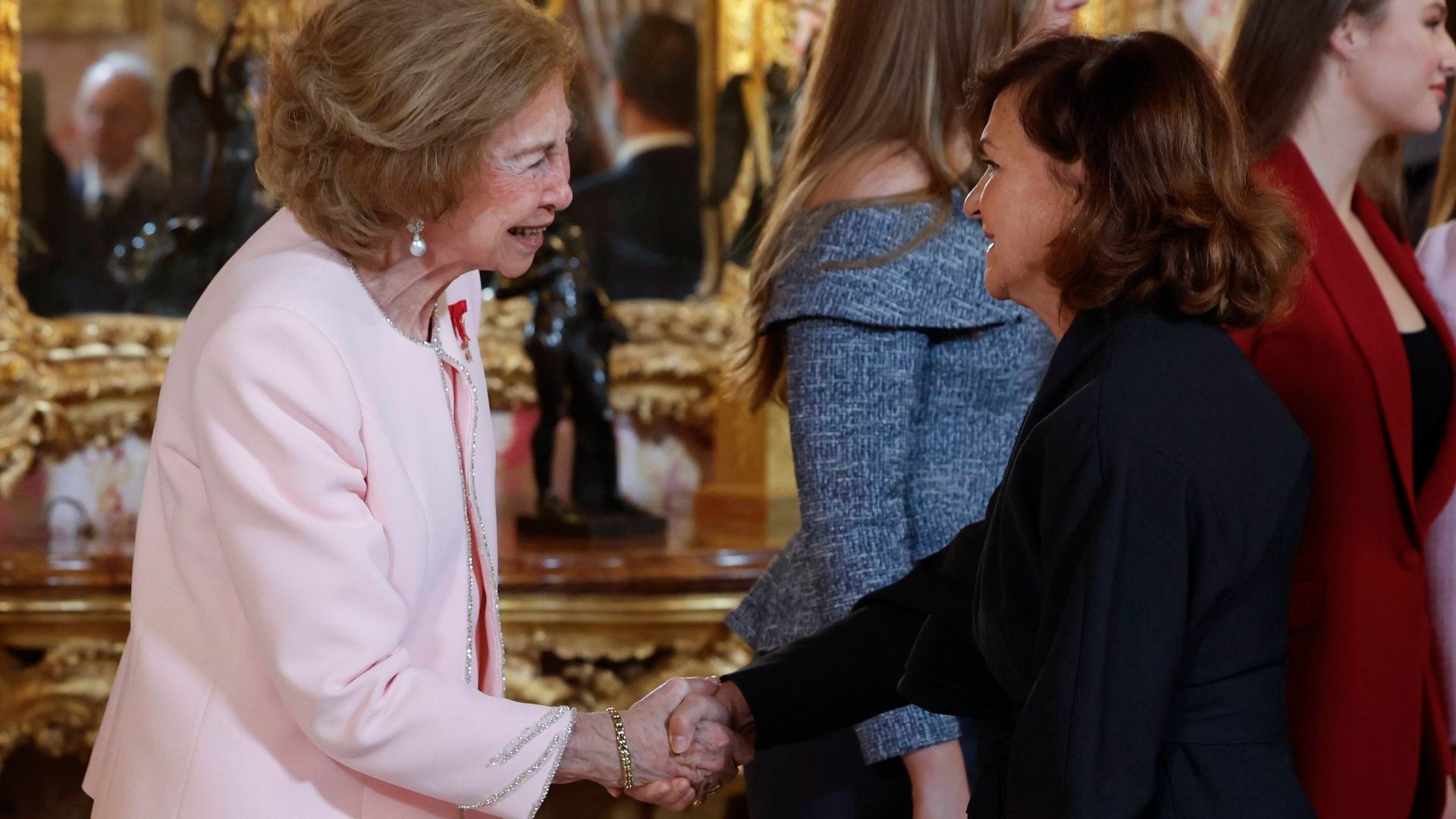 La reina emérita y Carmen Calvo