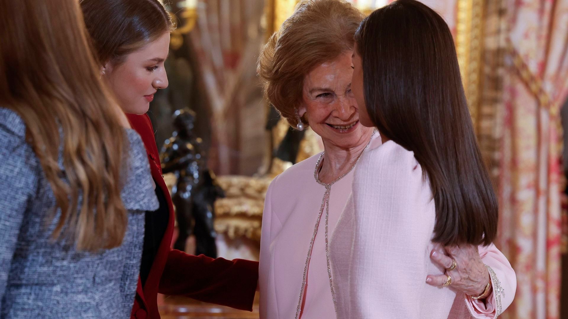 La reina, Leonor y Letizia