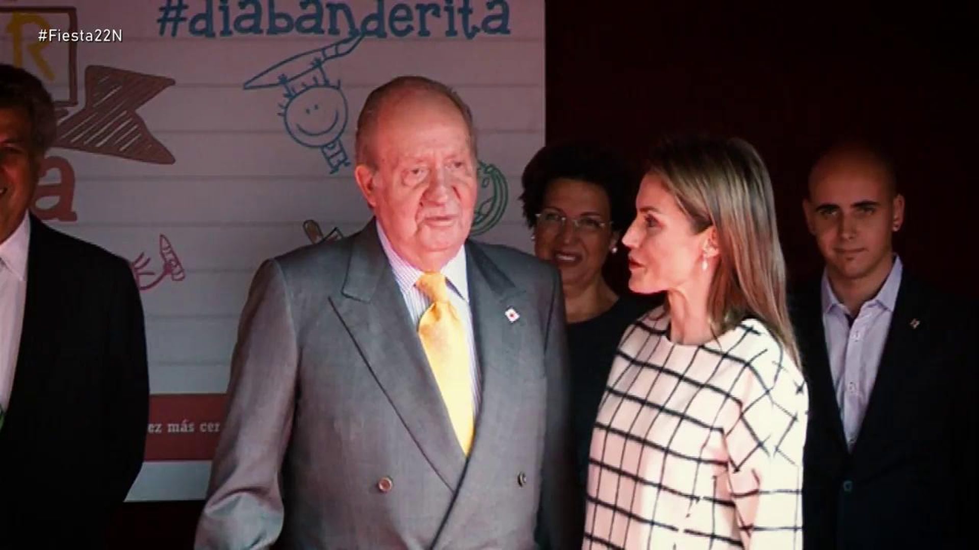 Así ha sido el reencuentro entre Doña Letizia y Don Juan Carlos en la celebración de los 50 años de la monarquía Fiesta 2025 Top Vídeos 901