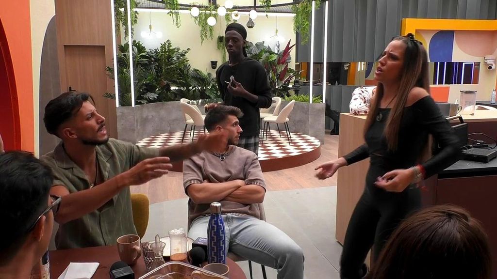 Nuevo enfrentamiento entre Cristian y Aroa: "Podría decir muchas cosas de ti" Gran Hermano GH 20 Top Vídeos 170