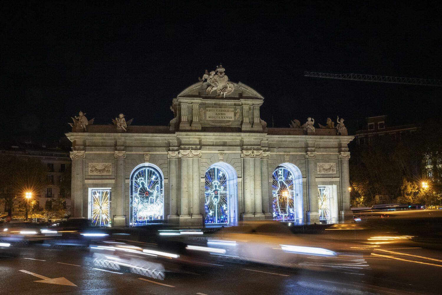 Iluminación navideña en la Puerta de Alcalá