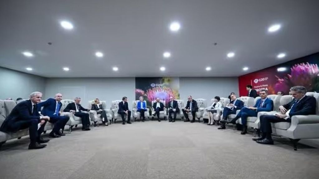 Líderes aliados de Ucrania rechazan parcialmente el plan de paz de Donald Trump