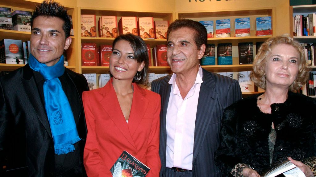 Chonchi Alonso, junto a Andrés Pajares y sus hijos