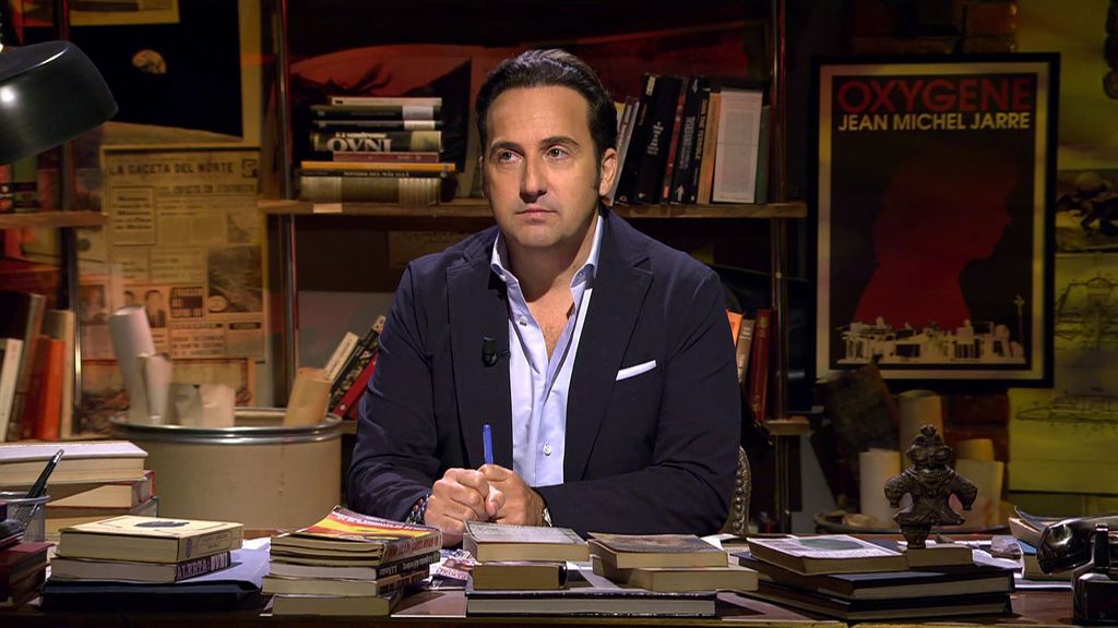 Iker Jiménez, testigo de unas luminarias OVNIS: "Me quedé paralizado en el coche" Cuarto Milenio Temporada 21 Top Vídeos 715