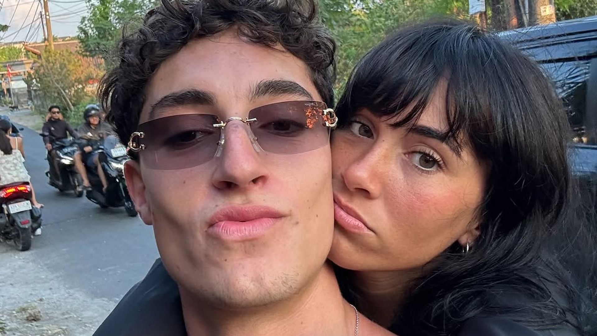 Plex y Aitana en Indonesia