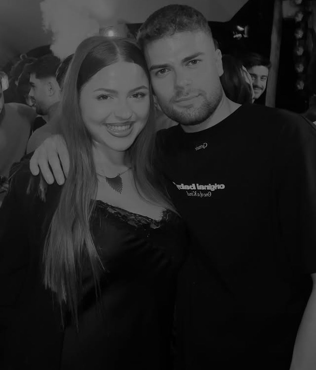 Andrea Bueno posa con 'su primo', Darío Linero, de LIDLT 9