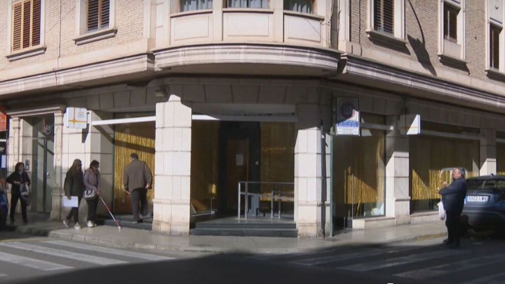 La jueza deja en libertad con cargos al anestesista y la directora de la clínica dental de Alzira