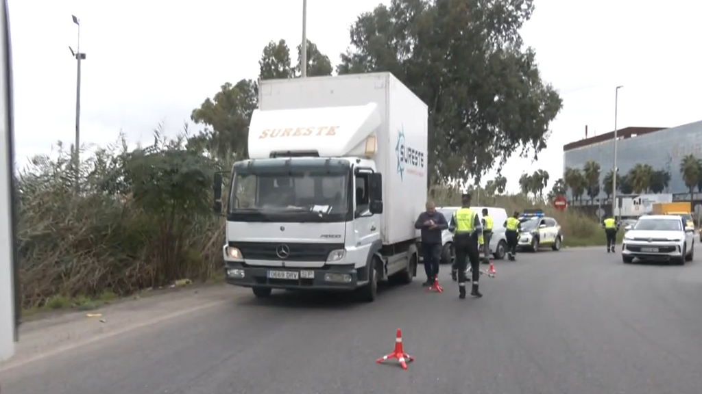 La DGT ya controla las furgonetas de reparto en el Black Friday: un peligro en la carretera