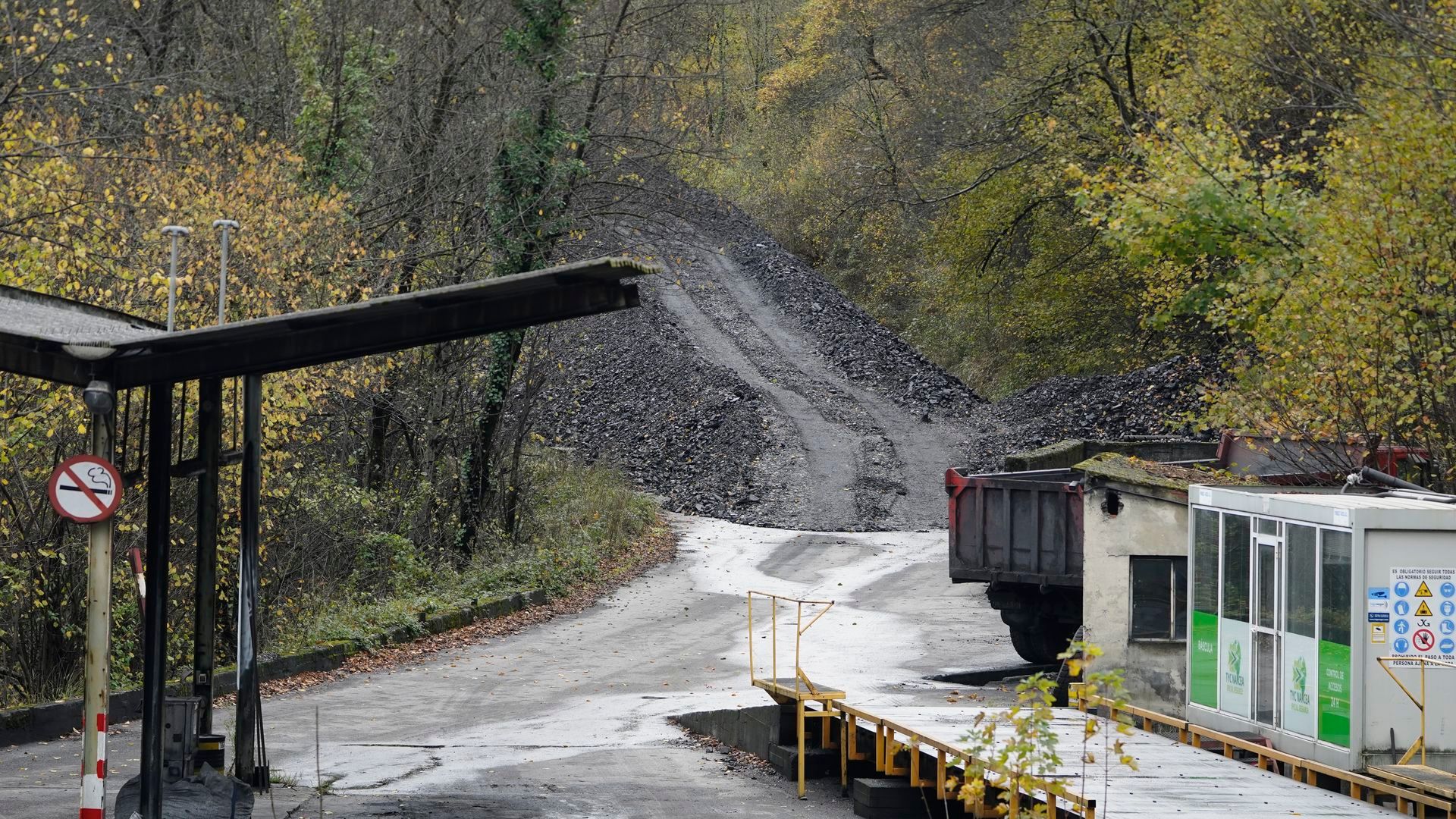 El accidente de la mina de Cangas del Narcea se debió a un hundimiento "súbito, fortuito e imprevisto" del techo de una galería