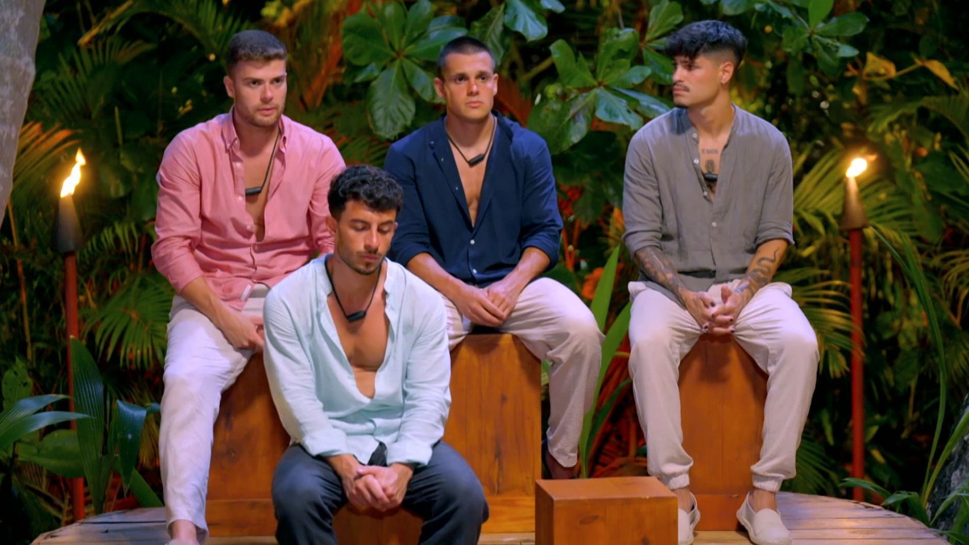 ¡Histórico en ‘La isla de las tentaciones’! Los chicos deciden pedir una hoguera de confrontación para Gilbert y Claudia tras ver las imágenes