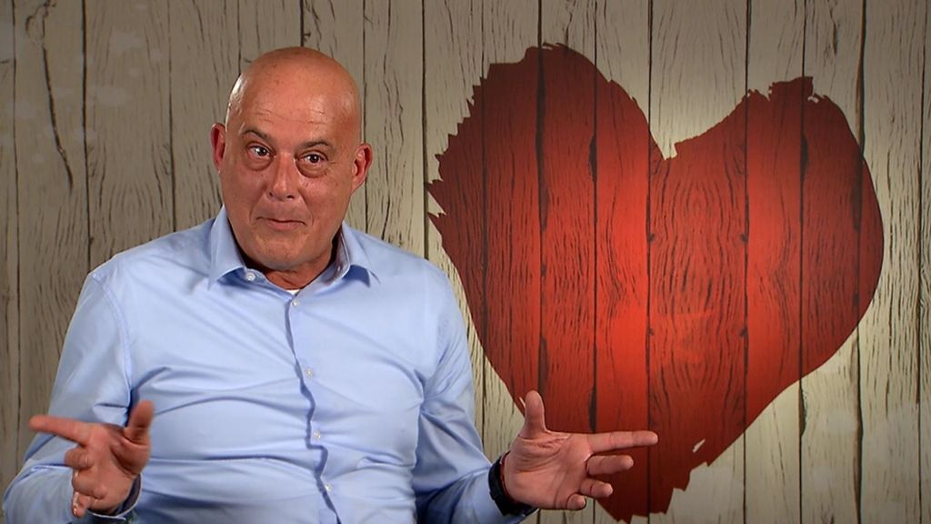 La emoción de un soltero de 'First Dates' ante la confesión de su cita sobre las relaciones sexuales: "No me lo esperaba"