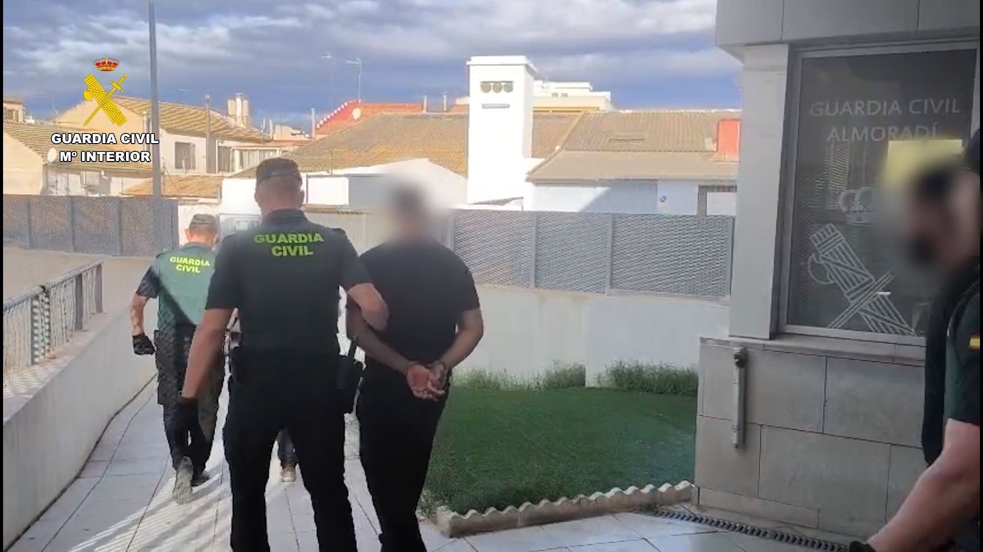 La Guardia Civil ha detenido a tres hombres