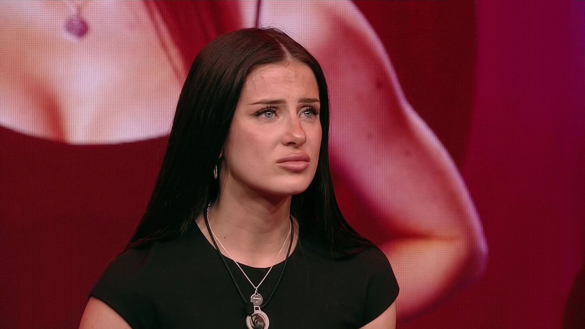 Lorena tras conocer que debía abandonar la casa