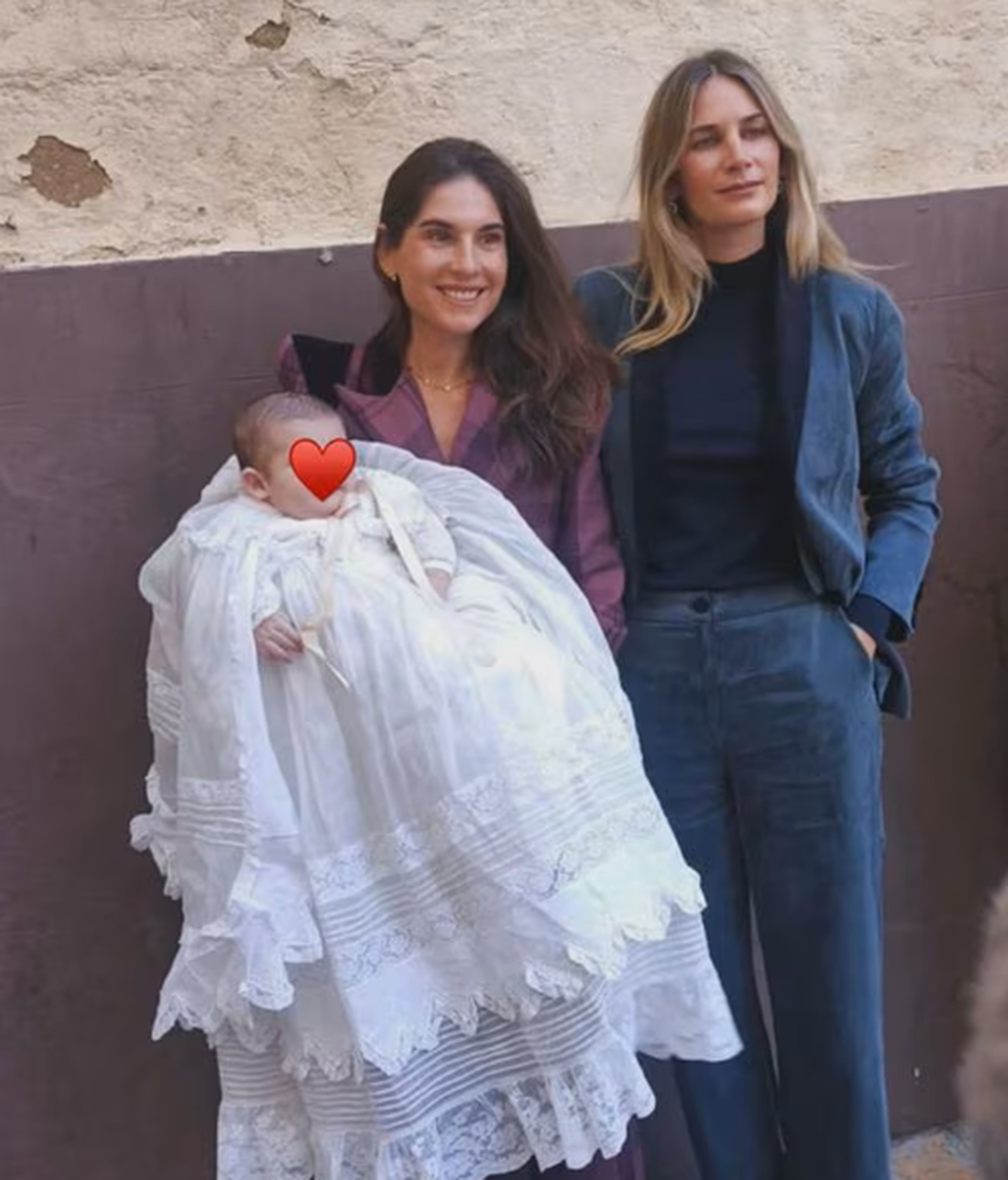 Lourdes Montes y SIbi en el bautizo de Mateo