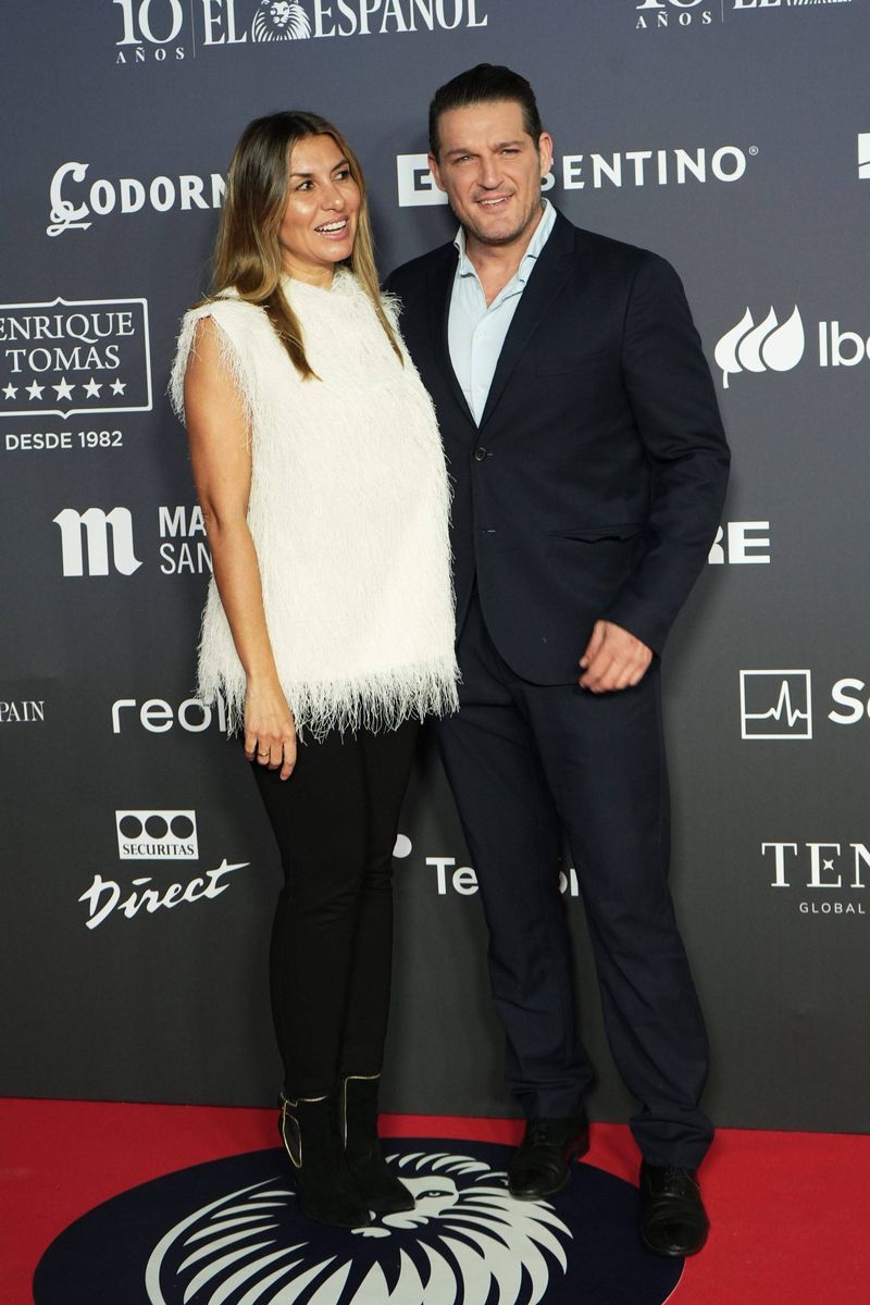 Manu Tenorio y Silvia Casas