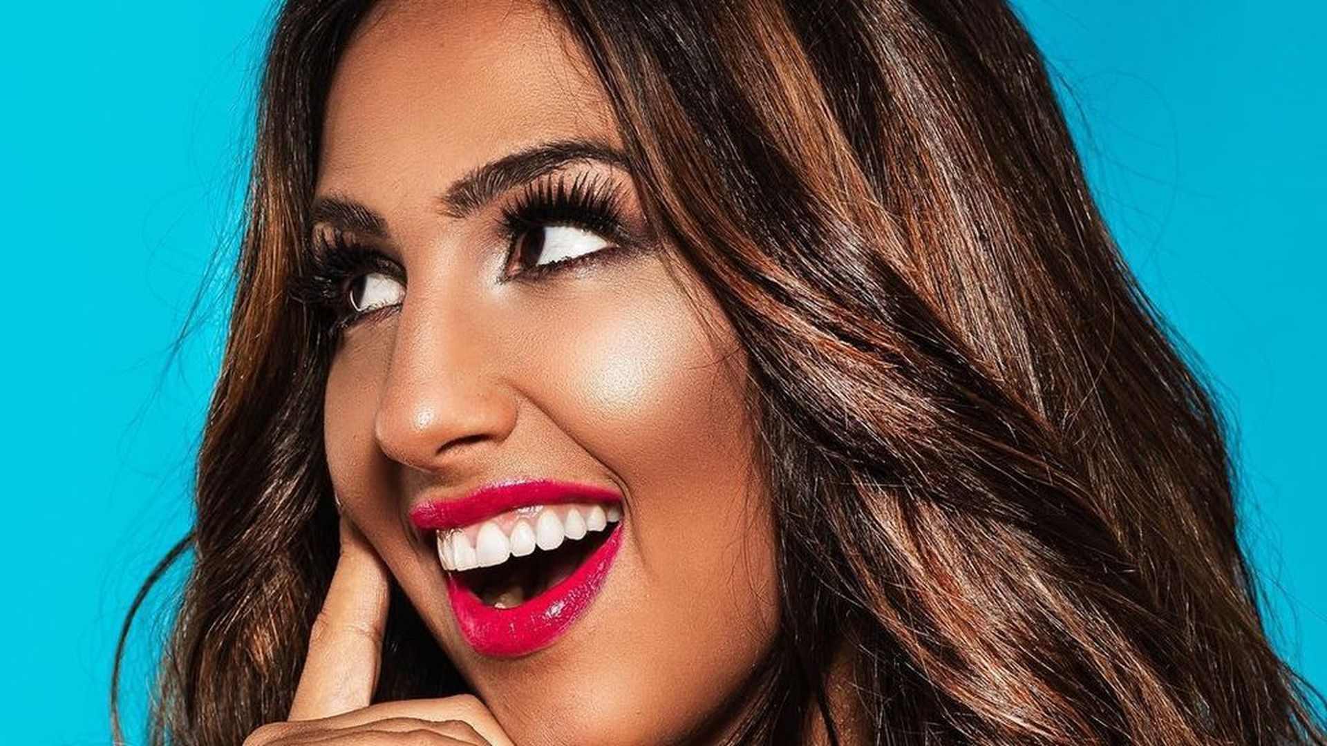 Mucho brilli, disfraces y una impresionante tarta: Noemí Salazar celebra el cumpleaños de su hija con una extravagante fiesta