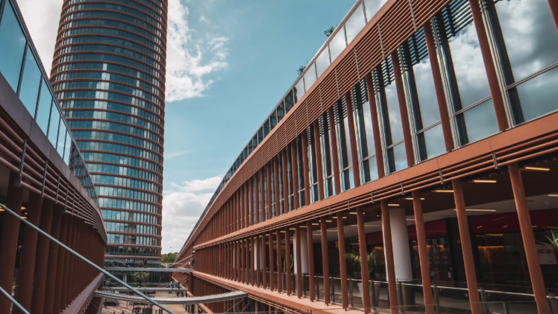 Roban un Rolex y un Cartier mientras los dueños entrenaban en un gimnasio de Sevilla