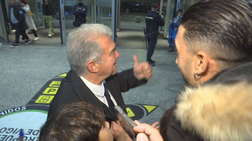 El baño de masas de Joan Laporta tras la victoria en Vigo