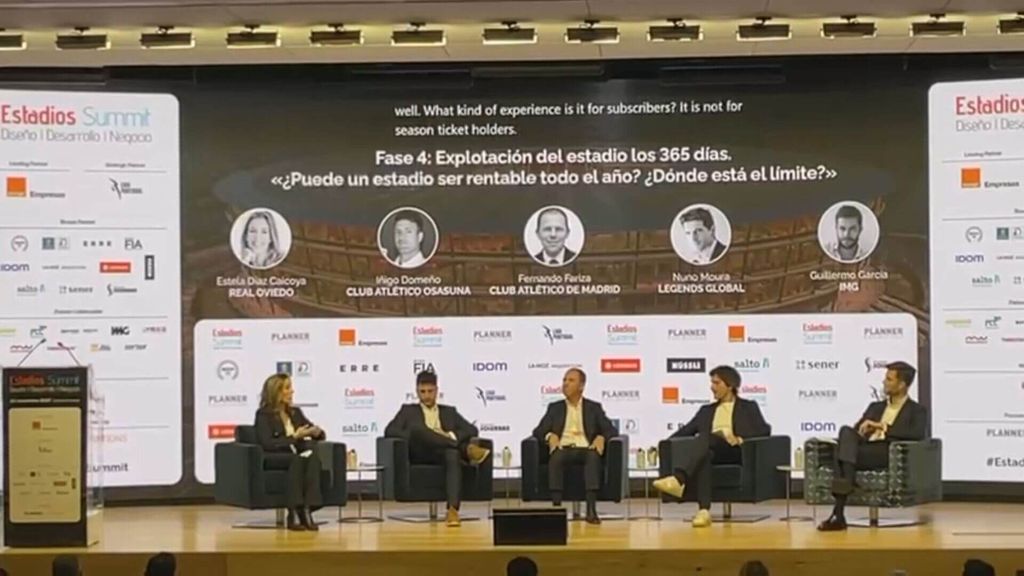 Estela Díaz Calcoya, directora operaciones del Oviedo, explica el córner vip del Tartiere