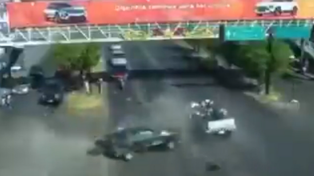Un coche patrulla provoca múltiples muertes al embestir varios vehículos en Michocán (México)