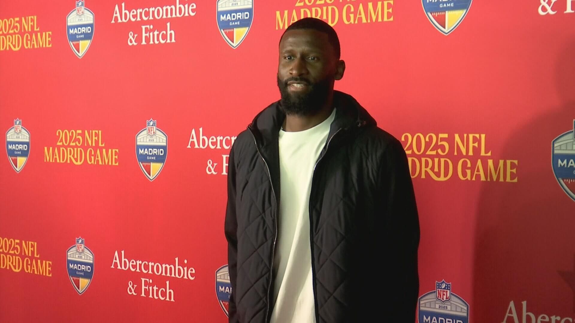 alfombra_roja_de_la_nfl_en_el_bernabeu_007.jpeg alfombra_roja_de_la_nfl_en_el_bernabeu_007.jpeg